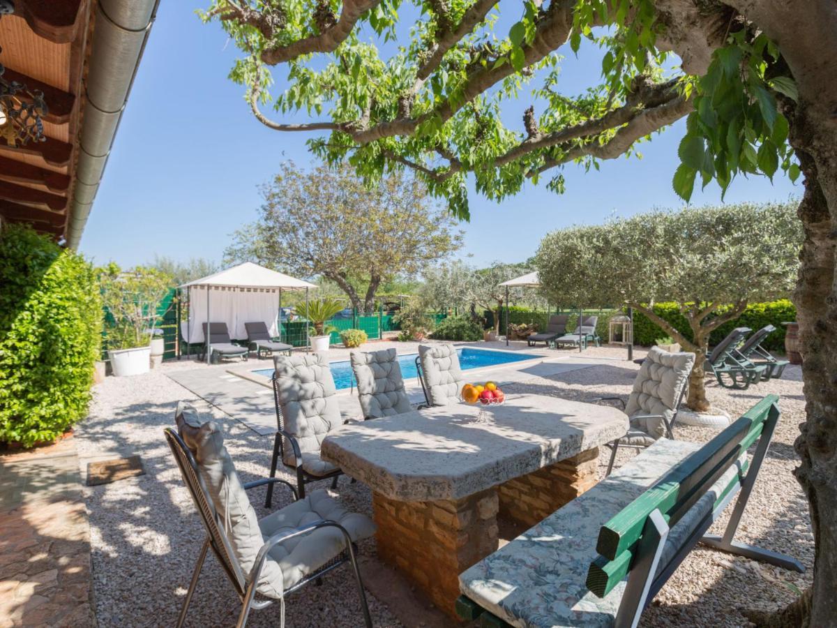 Holiday Home Villa Lucky By Interhome Brtonigla Extérieur photo